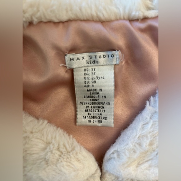 2 Pack Toddler Faux Fur Vests 2T-3T - Picture 5 of 8